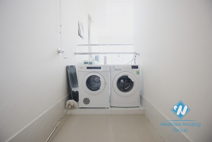 High floor three bedroom apartment in new building Ciputra, Ha Noi